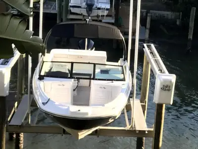 2020 Sea Ray SPX 230 Outboard