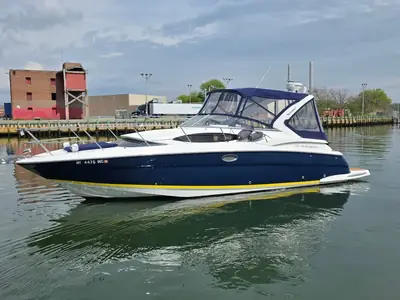 2005 Regal 3360 Window Express