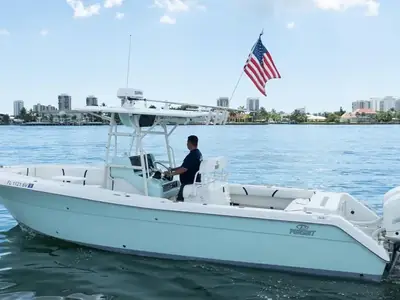 Pursuit 2870 CENTER CONSOLE
