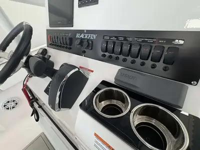 Blackfin 222 CC
