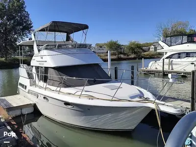1998 Carver 325 AFT CABIN