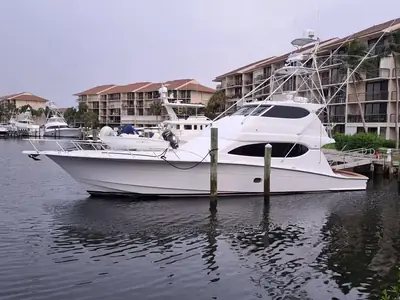 Hatteras 68 Convertible
