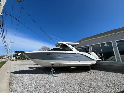 2026 Sea Ray SLX 310 Outboard