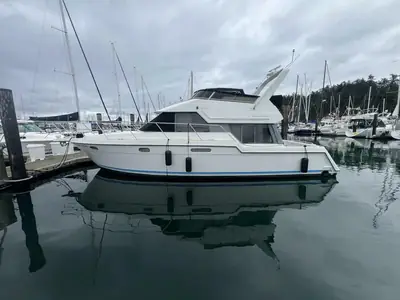 1994 Carver 370 Voyager