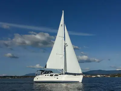 Hunter 44 Deck Salon