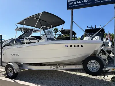 2025 Robalo R160