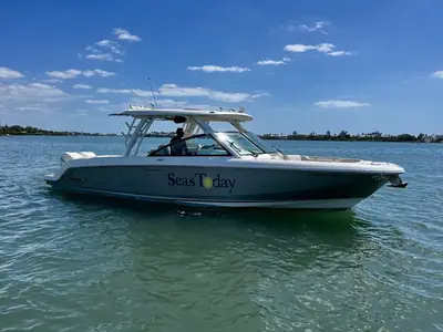 2019 Boston Whaler 320 Vantage