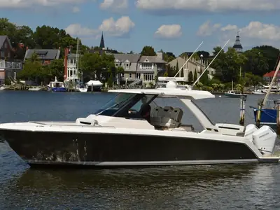 Tiara 34 LS