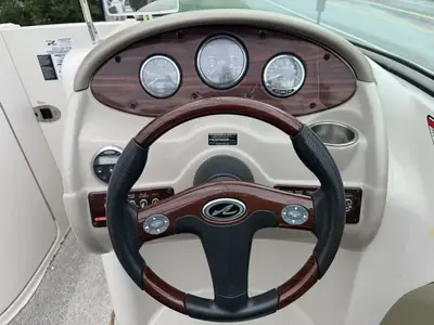 2007 Sea Ray Sundeck 220