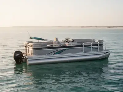Qwest Pontoons Avanti 823 Lanai DS Bar