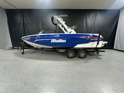 2021 Malibu 23 LSV