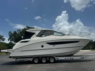 2017 Sea Ray 350 Sundancer Coupe