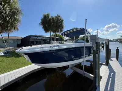 2020 Sea Ray SDX 270