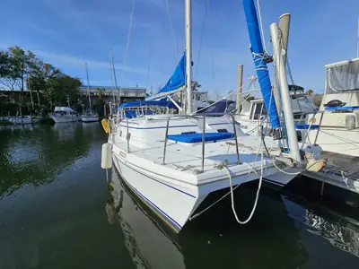 Endeavour Corp. Endeavourcat 30