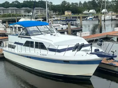 1984 Chris-Craft 381 Catalina