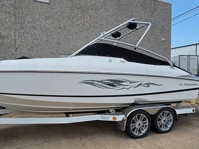 2009 Regal 2520