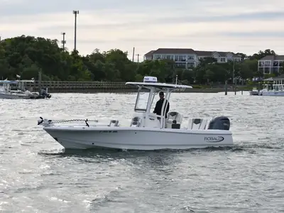 2022 Robalo 246 Cayman