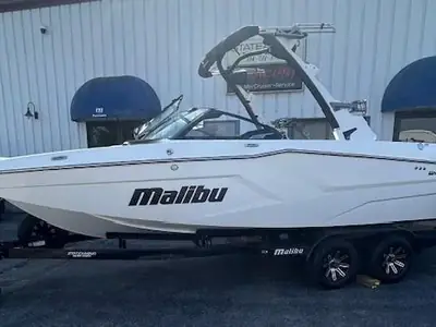 Malibu Wakesetter 22 MXZ