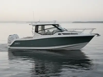 2025 Boston Whaler 325 Conquest