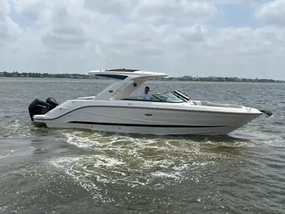 2026 Sea Ray SLX 310 Outboard