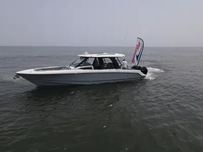 2025 Boston Whaler 350