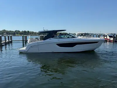 2024 Cruisers 38 GLS I/O