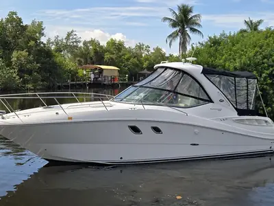 2010 Sea Ray 330 Sundancer