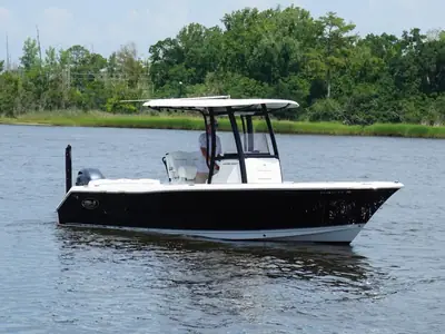 2015 Sea Hunt Ultra 235 SE