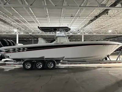 2005 Fountain 34 Center Console
