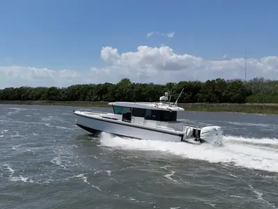 2019 Axopar 37 Cross Cabin