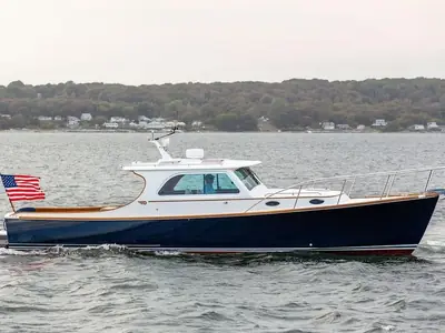 2004 hinckley 36 Picnic Boat