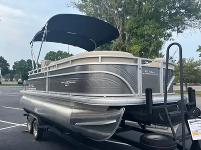 2025 Sun Tracker PARTY BARGE 20 DLX