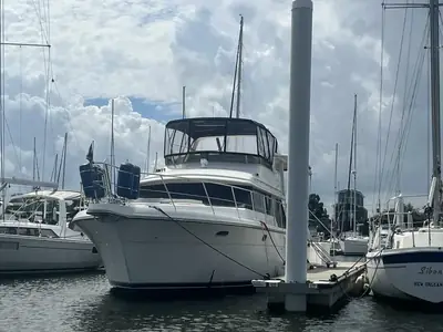 Carver 440 AFT CABIN