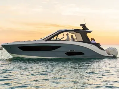 Sea Ray 370 Sundancer Outboard