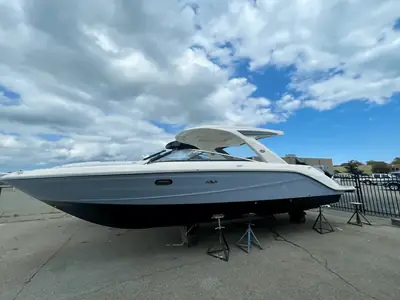 2026 Sea Ray SLX 310 Outboard