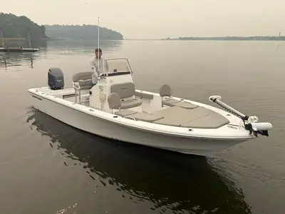 2023 Sportsman Masters 227 Bay Boat