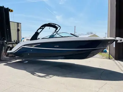 2023 Sea Ray SLX 280