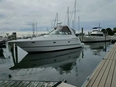 Cruisers 3672 Express