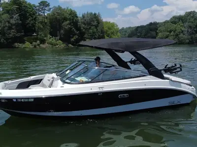 2023 Sea Ray SLX 260 Surf