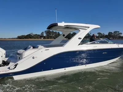 2026 Sea Ray SLX 310 Outboard