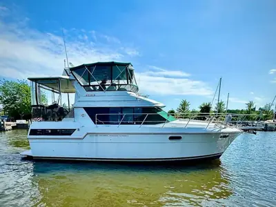 Carver 3807 AFT CABIN