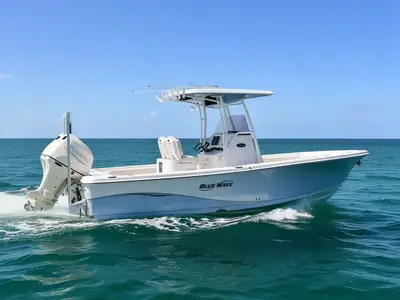 2020 Blue Wave 2800 Makaira