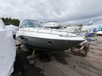 Rinker 360 Express Cruiser