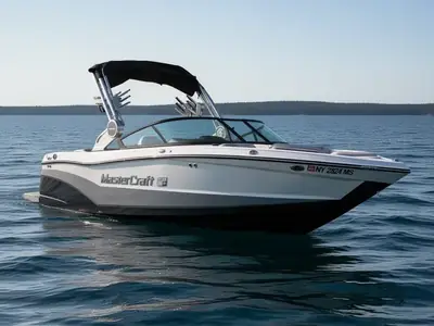 2022 MasterCraft XT21