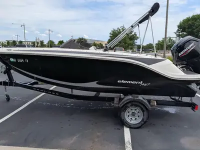 2023 Bayliner Element M17