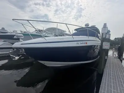 2017 Regal 32 EXPRESS