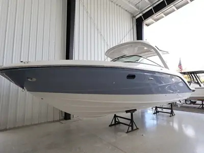 Sea Ray SLX 310 Outboard