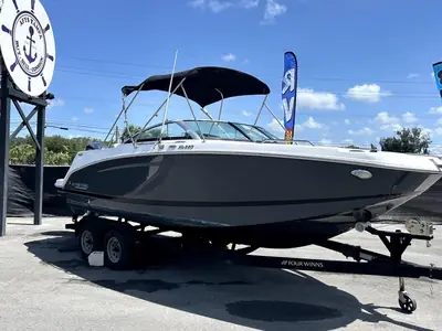 Four Winns HD220