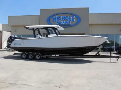 2023 Robalo R360