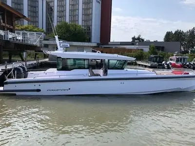 2020 Axopar 37 Cross Cabin